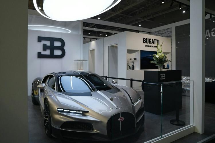 nova-era-stila-i-dizajna-sledeca-generacija-bugatti-eyewear-kolekcije-bice-predstavljena-na-sajmu-silmo-paris-2025-1