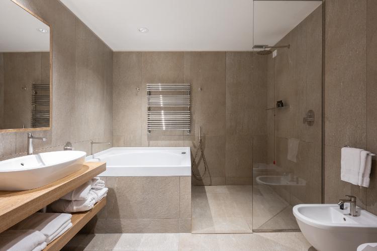 grand-hotel-courmayeur-mont-blanc-savrsen-sklad-savremene-arhitekture-i-alpskog-luksuza-6