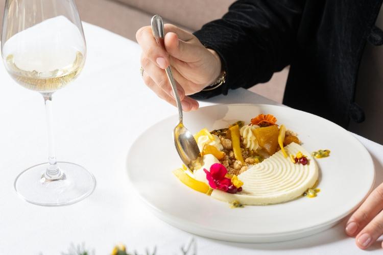 grand-hotel-courmayeur-mont-blanc-savrsen-sklad-savremene-arhitekture-i-alpskog-luksuza-16