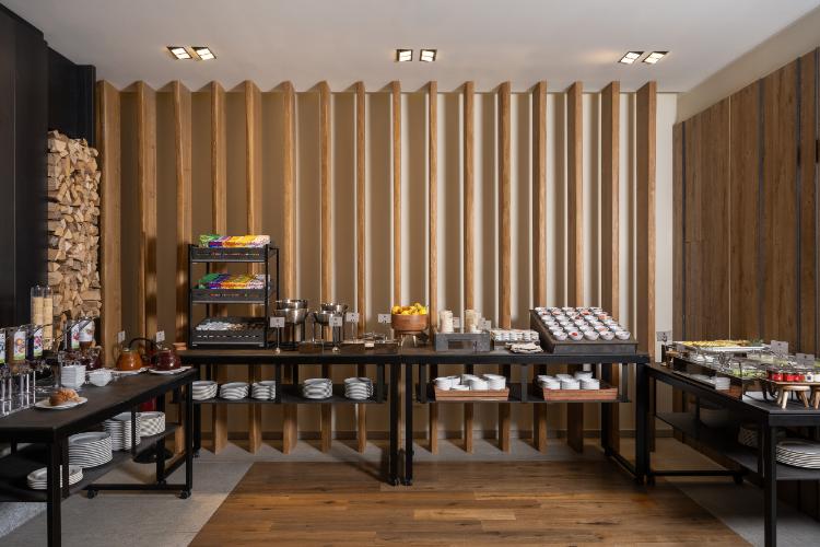 grand-hotel-courmayeur-mont-blanc-savrsen-sklad-savremene-arhitekture-i-alpskog-luksuza-20