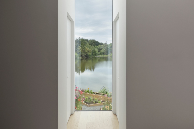 shoreline-house-savremena-arhitektura-ukorenjena-u-pejzaz-britanske-kolumbije-9