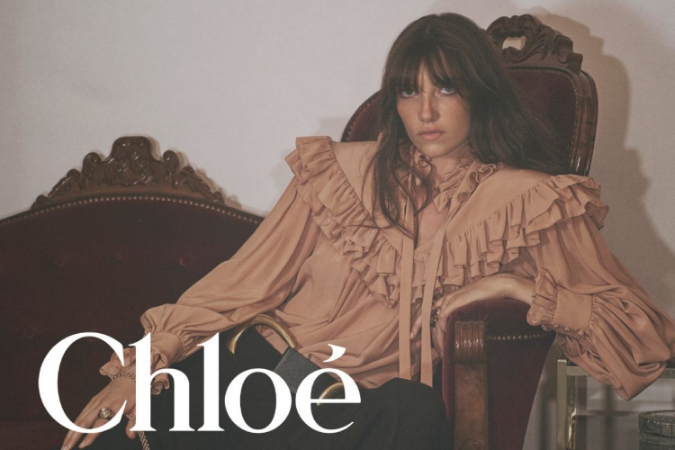 chloe-otkriva-winter-2025-kampanju-filmski-omaz-dekadenciji-francuske-rivijere-1