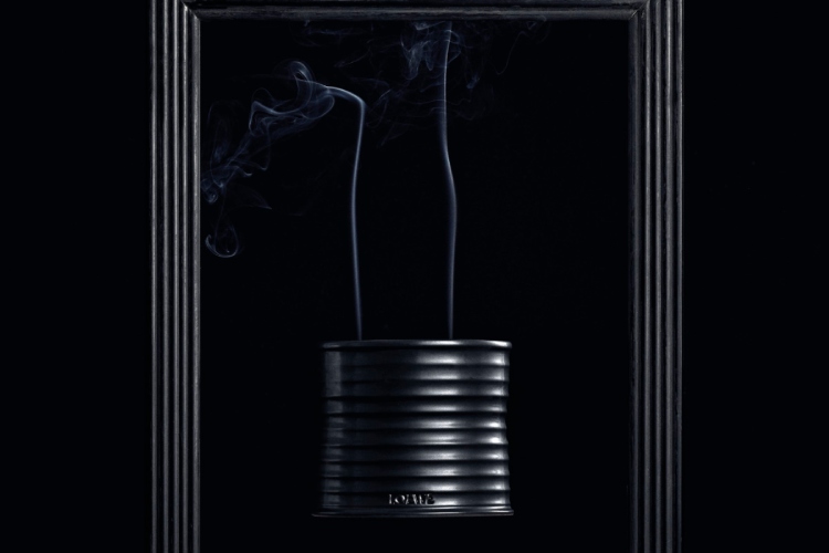 loewe-predstavlja-palo-santo-mirisnu-svecu-luksuzni-ritual-sezone-4