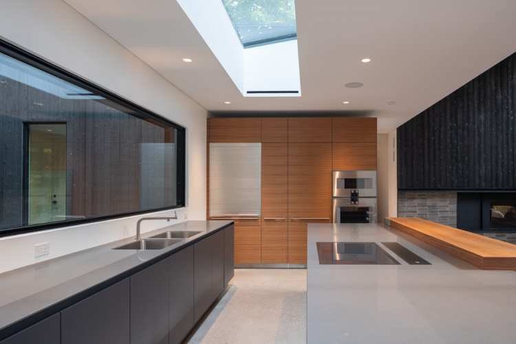 kuca-iz-snova-na-ivici-sume-orangeink-design-iz-toronta-osvaja-architizer-a-nagradu-za-ravine-house-10