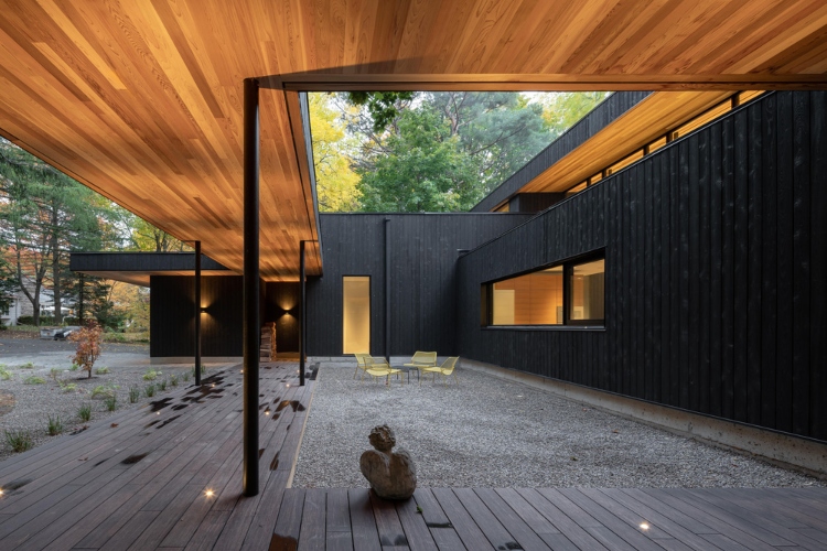 kuca-iz-snova-na-ivici-sume-orangeink-design-iz-toronta-osvaja-architizer-a-nagradu-za-ravine-house-15