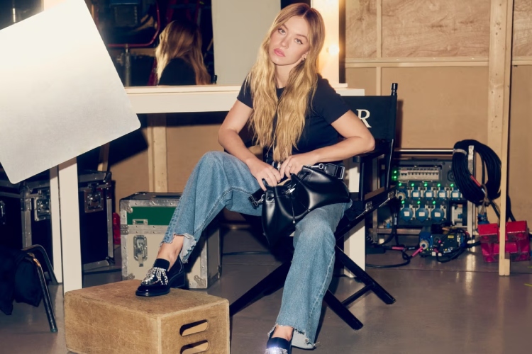 sidni-svini-ponovo-za-jimmy-choo-jesen-2025-u-znaku-glamura-i-fantazije-2