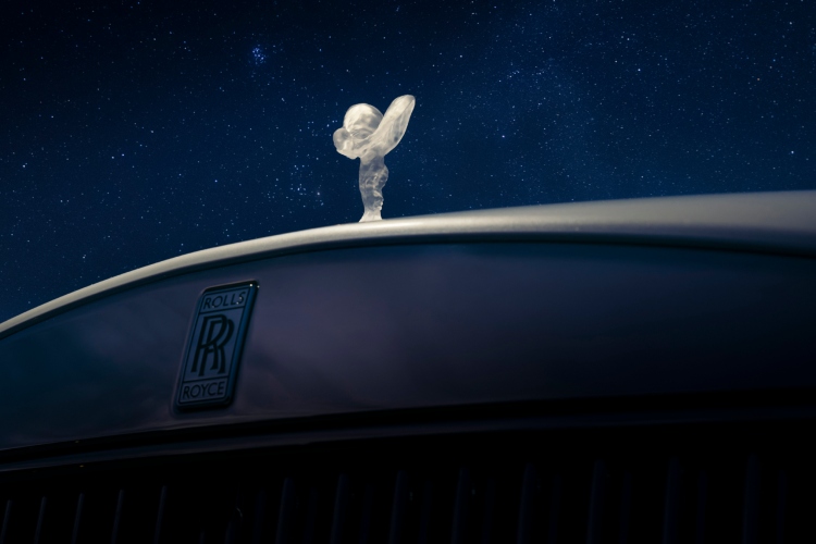 rolls-royce-cullinan-cosmos-jedinstveni-automobil-koji-slavi-beskraj-svemira-2