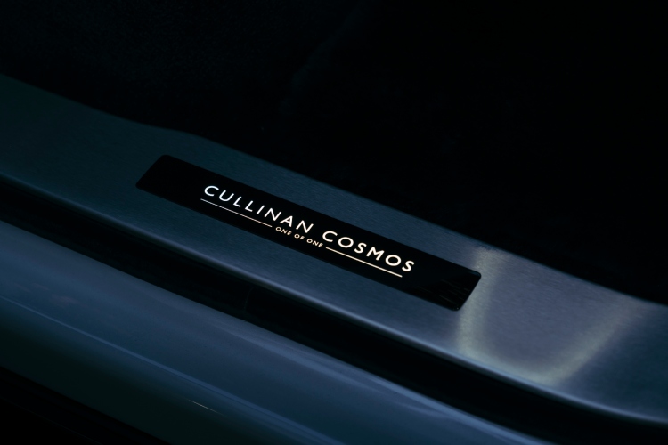 rolls-royce-cullinan-cosmos-jedinstveni-automobil-koji-slavi-beskraj-svemira-7