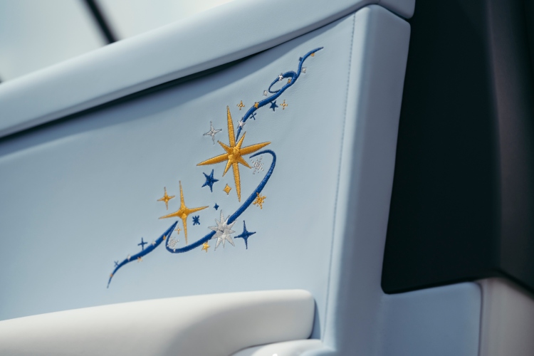 rolls-royce-cullinan-cosmos-jedinstveni-automobil-koji-slavi-beskraj-svemira-8