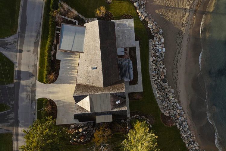 georgian-bay-beach-house-kanada-and-pierre-savremena-arhitektura-luksuzna-kuca-prirodni-materijali-2