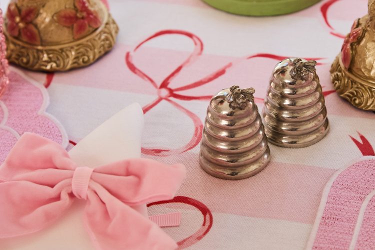 casa-by-jj-stolnjaci-i-dekoracija-stola-boje-maksimalizam-enterijer-2026-tableware-luksuz-2