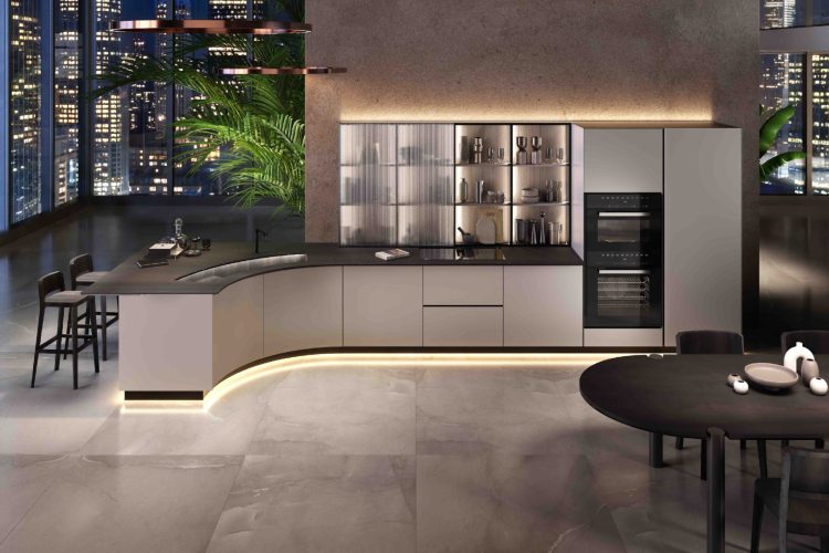 aran-cucine-virgola-kuhinja-2026-masimo-josa-gini-luksuzni-dizajn-bez-uglova-porcelanski-kamen-2