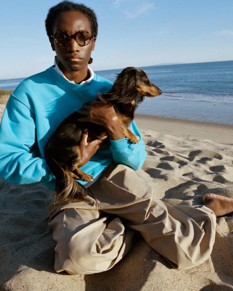 celine-leto-2026-kampanja-minimalizam-talasi-luksuz-moda-triomphe-torba-naocare-haljina-15