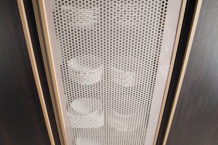 rastelli-beluga-kuhinja-feruco-lavijani-luksuzni-dizajn-ostrvo-hrast-metal-moderna-kuhinja