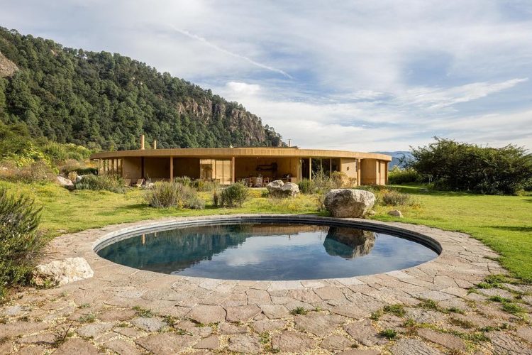 house-720-degrees-valle-de-bravo-meksiko-kruzna-kuca-odrziva-arhitektura-fernanda-canales-1