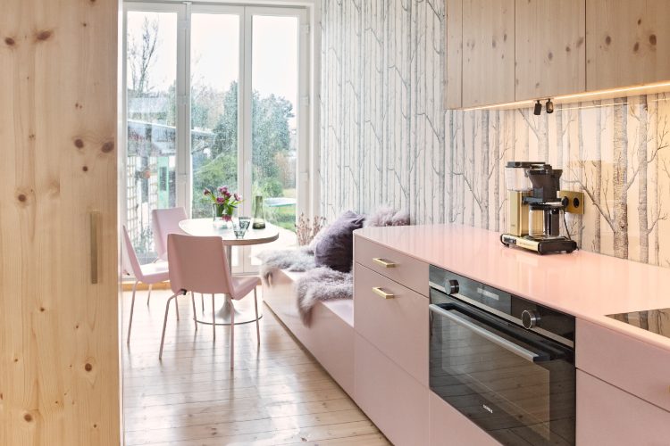 himacs-ruby-kuhinja-roze-dizajn-banana-kupatilo-zuta-boja-moderan-enterijer-2026-2