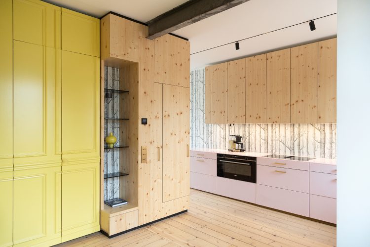 himacs-ruby-kuhinja-roze-dizajn-banana-kupatilo-zuta-boja-moderan-enterijer-2026-5