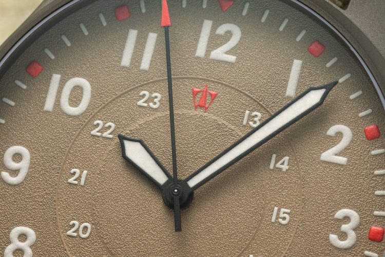 stowa-terra-fieldwatch-2026-minimalisticki-sat-outdoor-desert-forest-soil-6