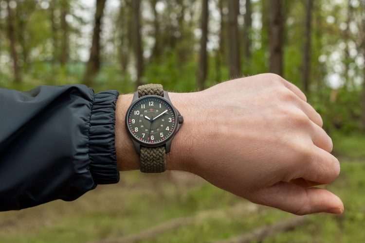 stowa-terra-fieldwatch-2026-minimalisticki-sat-outdoor-desert-forest-soil-11