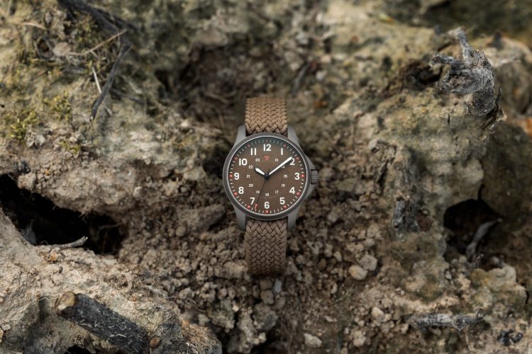 stowa-terra-fieldwatch-2026-minimalisticki-sat-outdoor-desert-forest-soil-25