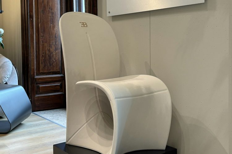 bugatti-home-2026-icon-collection-karbon-namestaj-type-21-sofa-luksuzni-enterijer