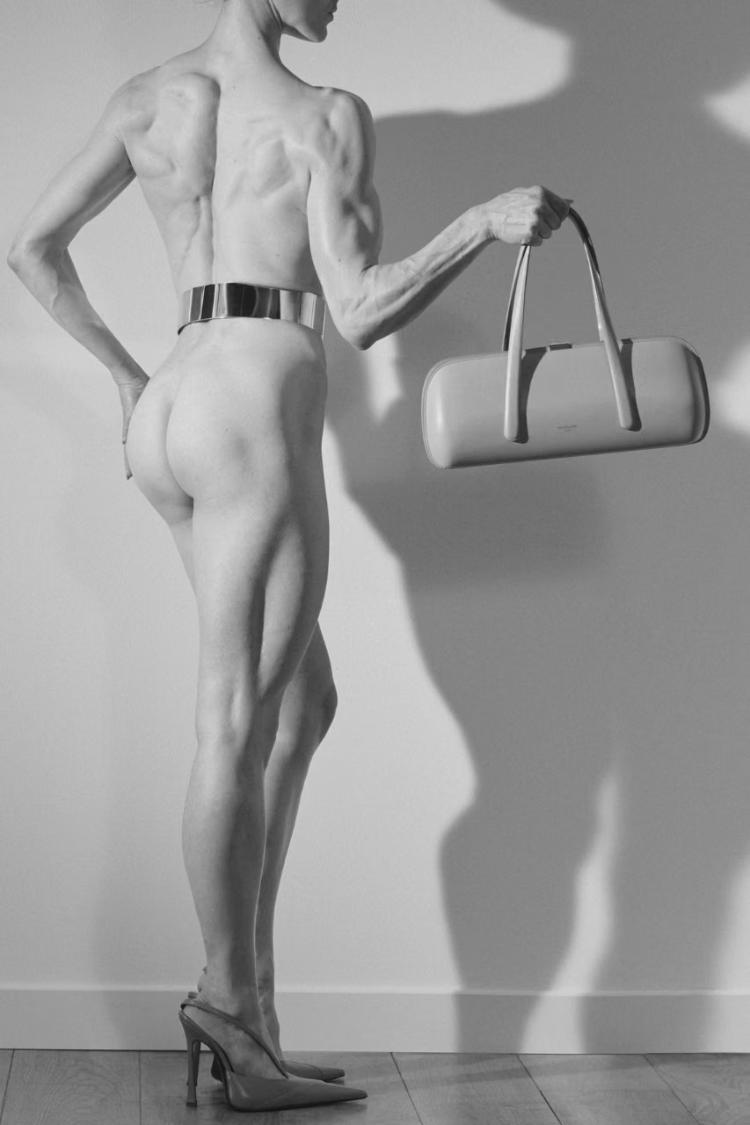 mugler-aurora-lua-torbe-migel-kastro-freitas-kampanja-2026-luksuzni-modni-aksesoari-7