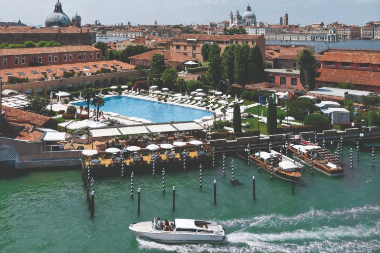 locanda-cipriani-torcelo-venecija-renovirani-luksuzni-hotel-italija-2026-11