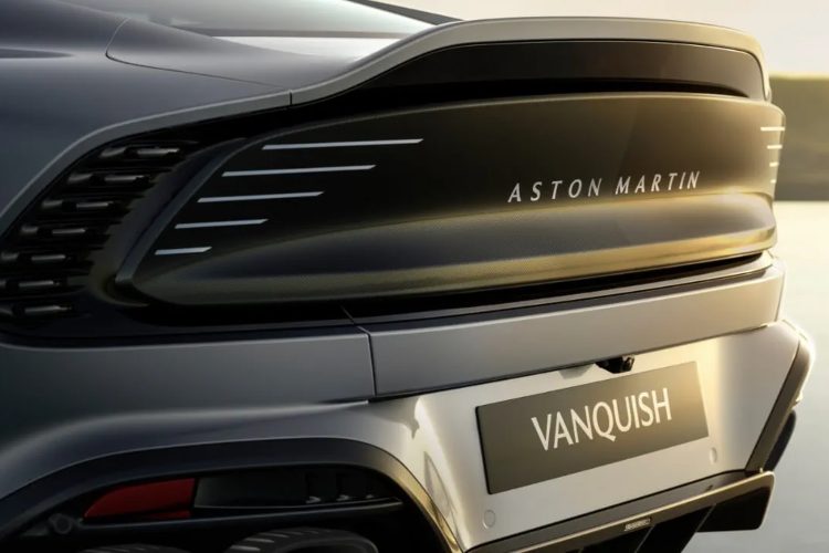 aston-martin-vanquish-25th-anniversary-edition-q-by-aston-martin-v12-luksuzni-automobil-2026-2