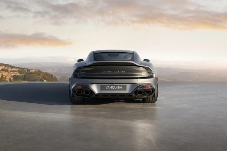 aston-martin-vanquish-25th-anniversary-edition-q-by-aston-martin-v12-luksuzni-automobil-2026-3