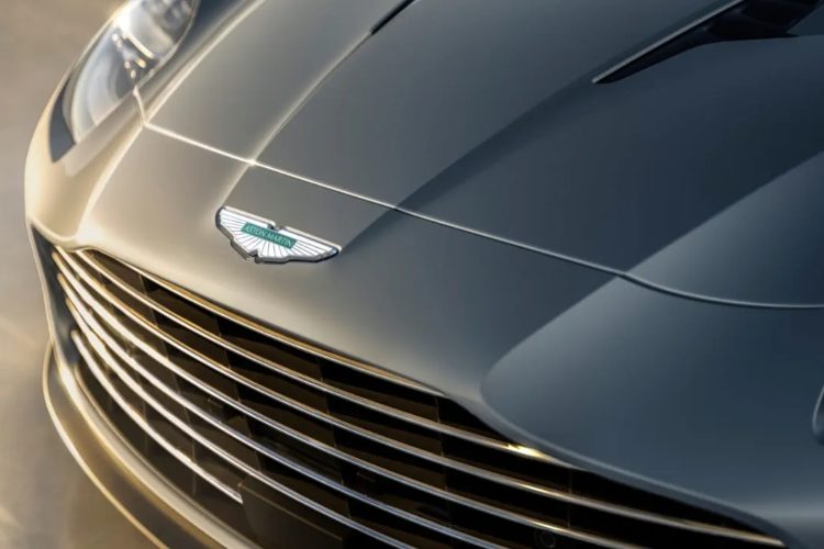 aston-martin-vanquish-25th-anniversary-edition-q-by-aston-martin-v12-luksuzni-automobil-2026-5
