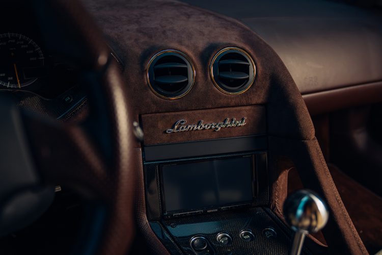 lamborghini-murcielago-lp-670-4-sv-marrone-eklipsis-manuelni-v12-aukcija-2026-32