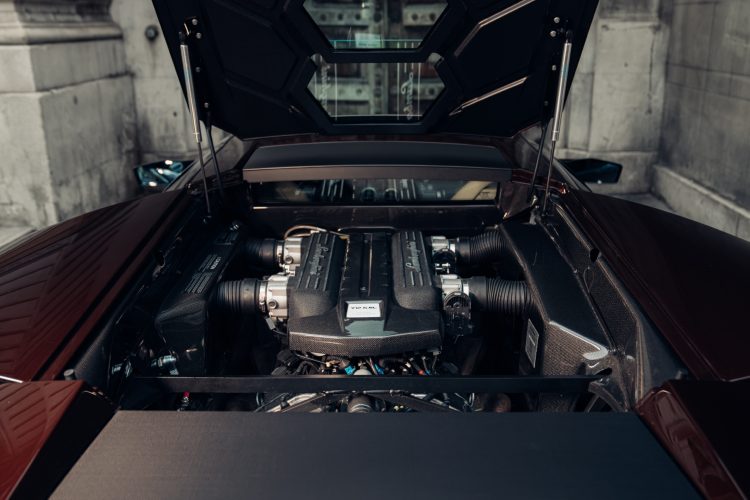 lamborghini-murcielago-lp-670-4-sv-marrone-eklipsis-manuelni-v12-aukcija-2026-46