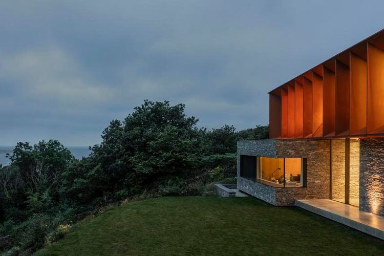 porthmadog-house-strom-architects-luksuzna-obalska-kuca-severni-vels-savremena-arhitektura-2026-17