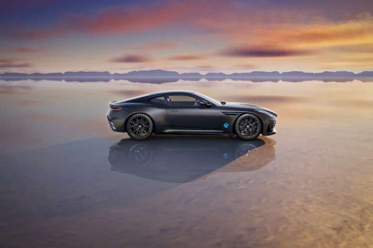 aston-martin-db12-s-special-edition-pebble-beach-2026-4