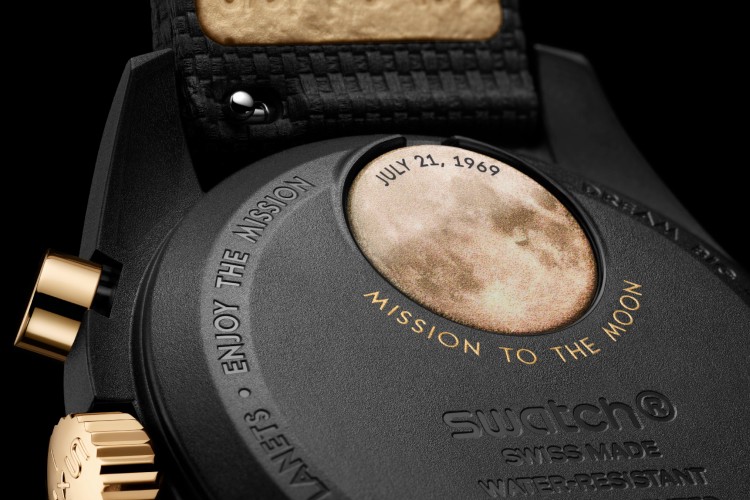 swatch-mission-to-the-moon-1969-moonswatch-moonshine-zlato-2026-9