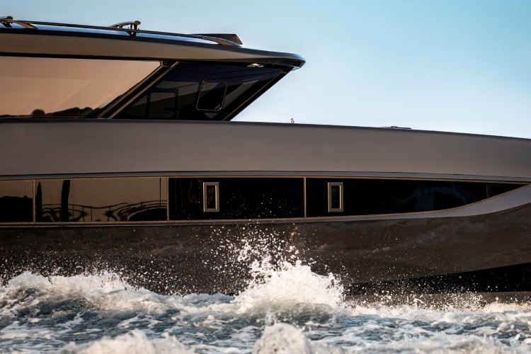 brabus-ultima-55-sunreef-luksuzni-katamaran-jahta-2026-8