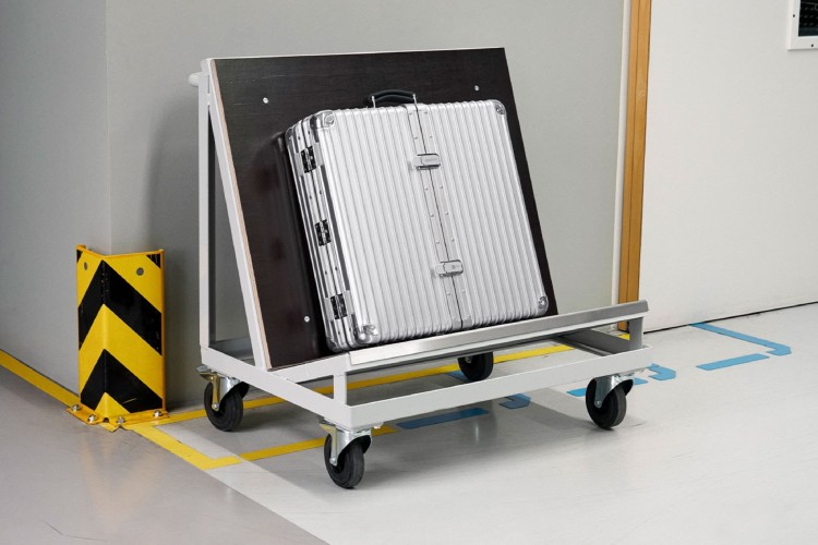 rimowa-dartboard-case-luksuzna-kutija-za-pikado-2026-3