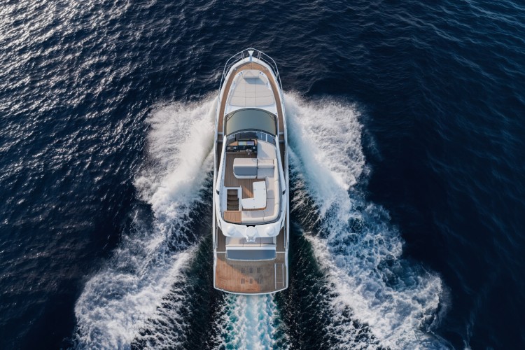 galeon-420-fly-luksuzna-jahta-2026-7