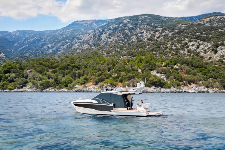 galeon-420-fly-luksuzna-jahta-2026-5