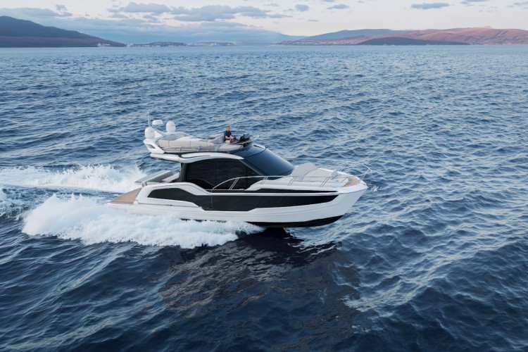 galeon-420-fly-luksuzna-jahta-2026-3