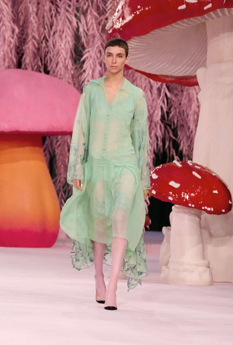 chanel-haute-couture-proleceleto-2026-poetski-let-u-dusu-visoke-mode-4