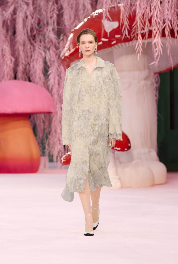 chanel-haute-couture-proleceleto-2026-poetski-let-u-dusu-visoke-mode-7