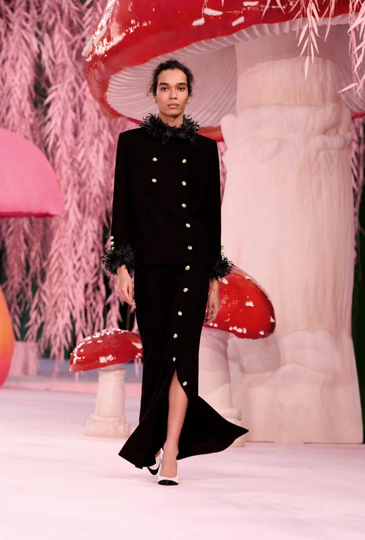 chanel-haute-couture-proleceleto-2026-poetski-let-u-dusu-visoke-mode-18