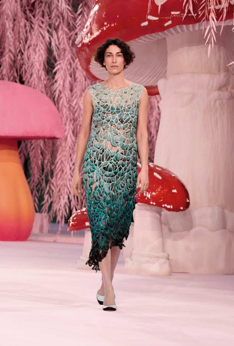 chanel-haute-couture-proleceleto-2026-poetski-let-u-dusu-visoke-mode-19