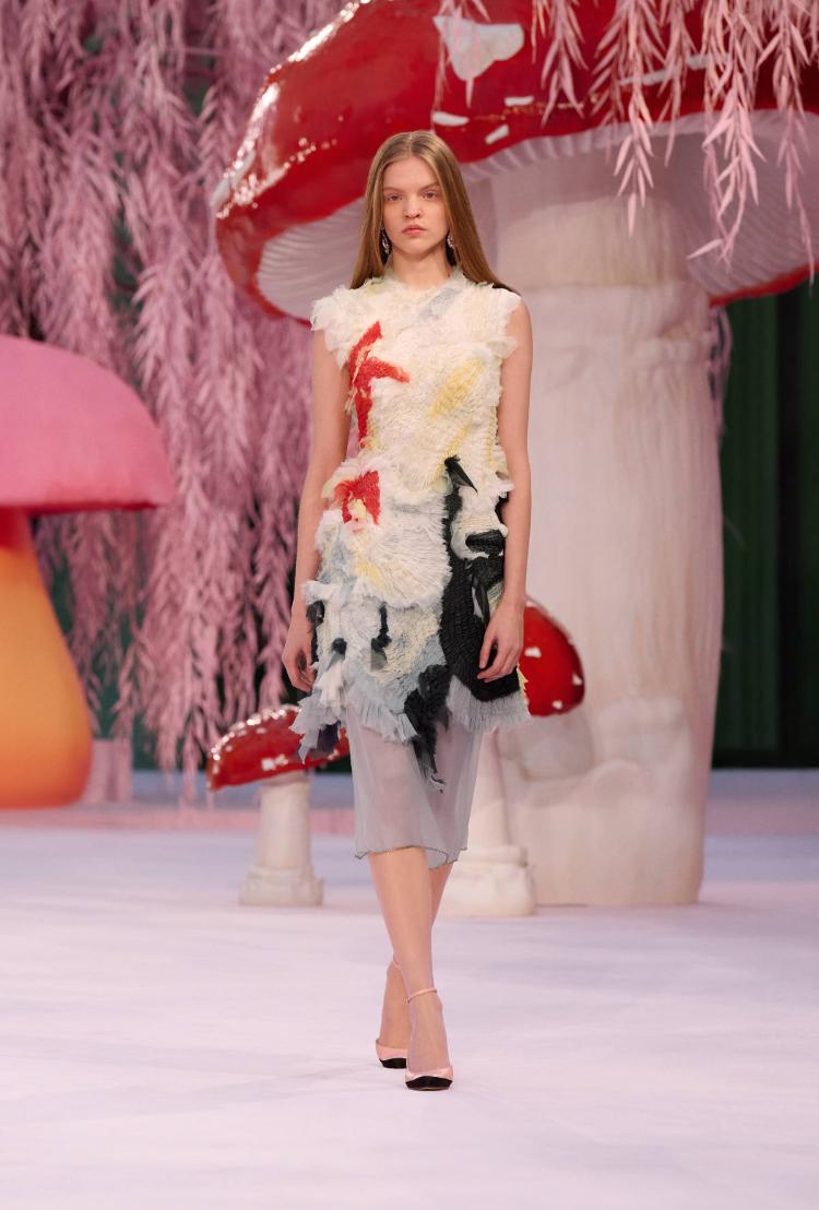 chanel-haute-couture-proleceleto-2026-poetski-let-u-dusu-visoke-mode-24