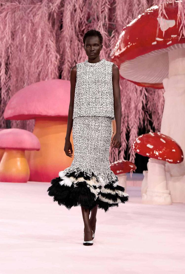 chanel-haute-couture-proleceleto-2026-poetski-let-u-dusu-visoke-mode-34