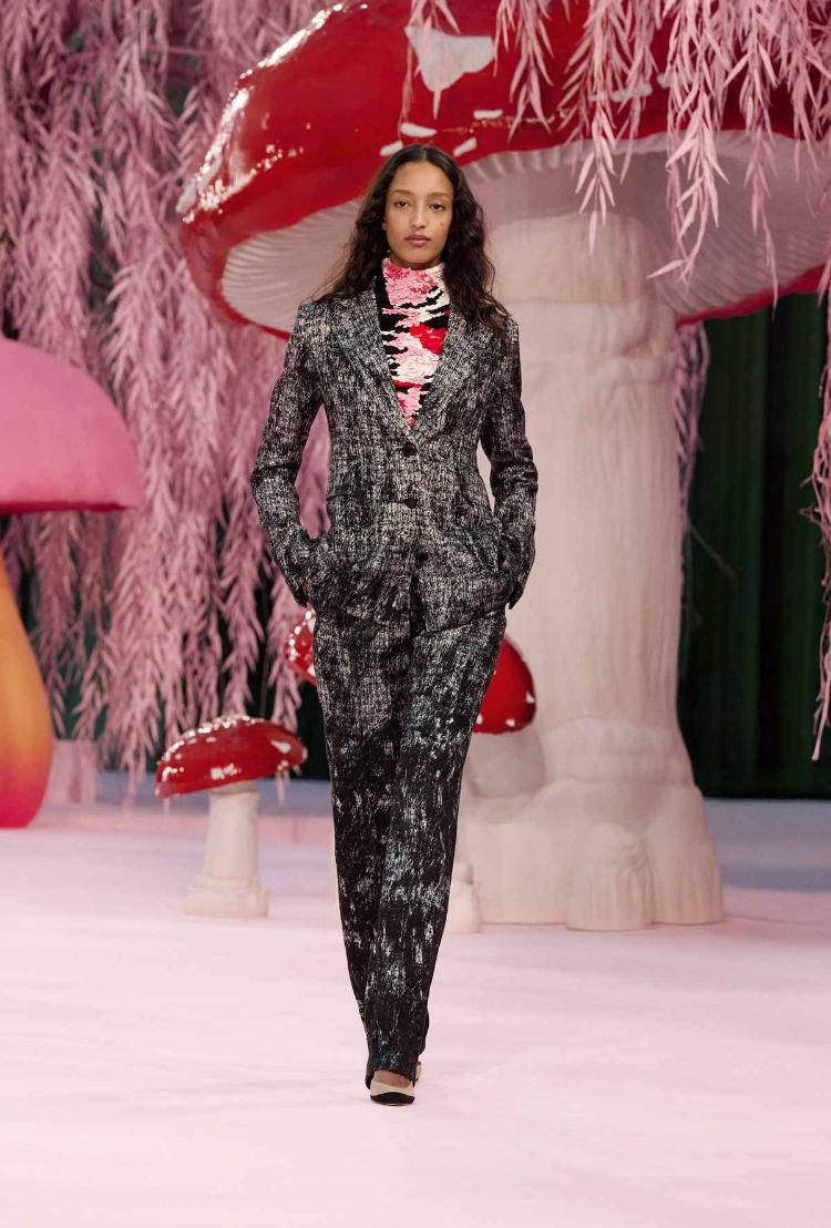 chanel-haute-couture-proleceleto-2026-poetski-let-u-dusu-visoke-mode-38
