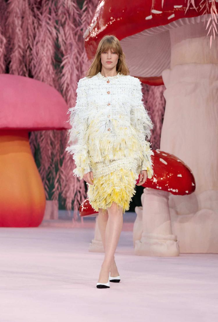 chanel-haute-couture-proleceleto-2026-poetski-let-u-dusu-visoke-mode-48