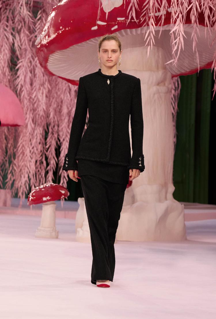 chanel-haute-couture-proleceleto-2026-poetski-let-u-dusu-visoke-mode-51