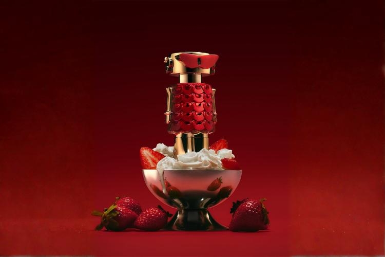 rabanne-fame-in-love-i-phantom-in-red-crvena-era-zavodljivosti-1